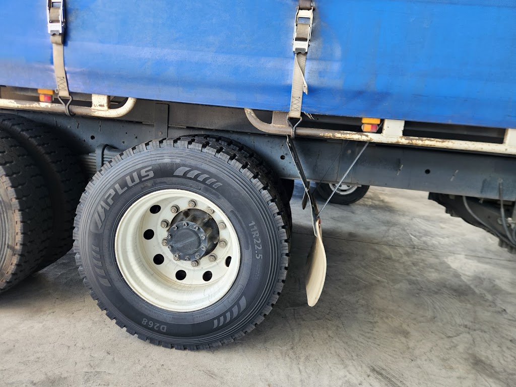 Urbanhaul Tyres (24/7 Mobile Truck Tyre Service) | 4700 Mount Lindesay Hwy, North Maclean QLD 4280, Australia | Phone: 0402 786 209