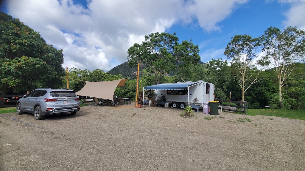 Paradise Snack Shack | 1131 Yakapari Seaforth Rd, Mount Jukes QLD 4740, Australia | Phone: 0400 062 055
