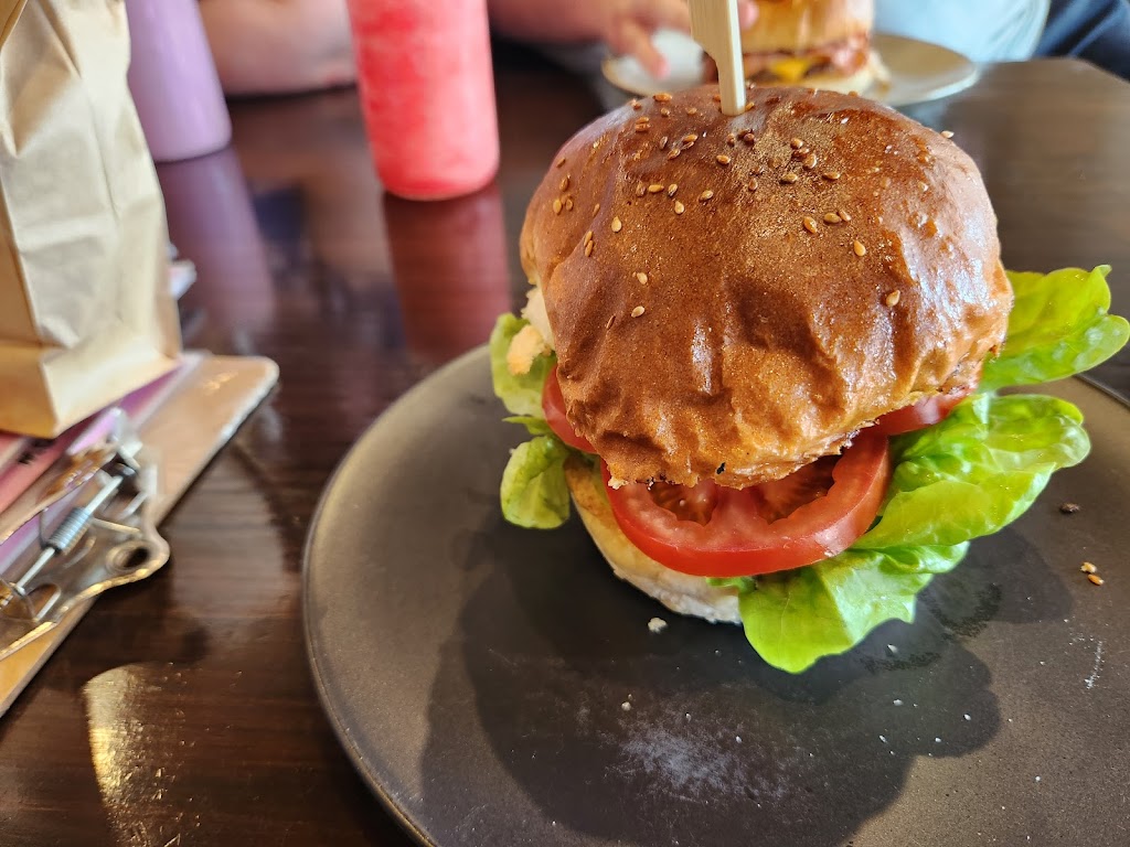 Snow Bunny Cafe | 17 Cooma St, Bredbo NSW 2626, Australia | Phone: 0490 663 949