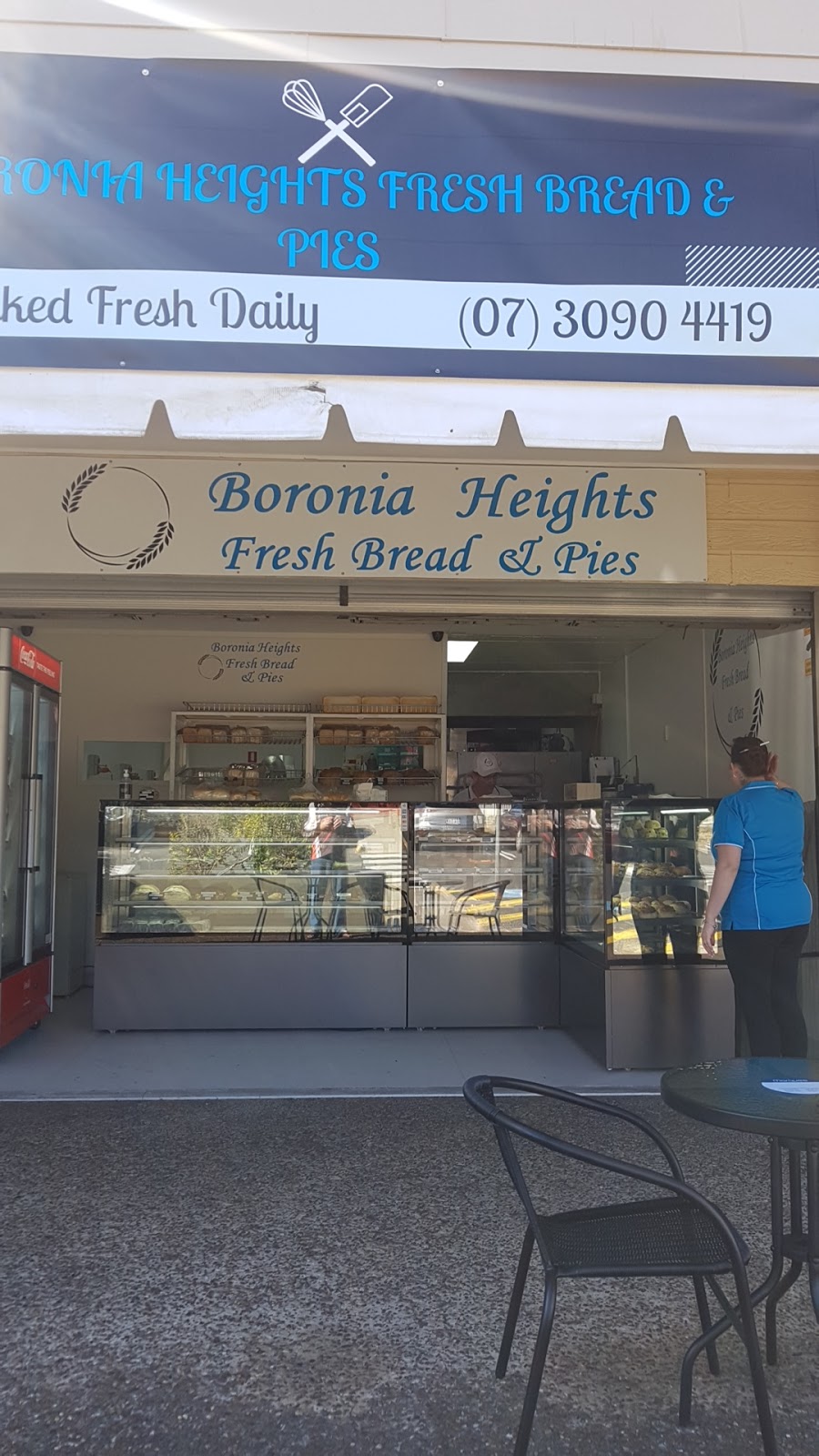 Boronia Heights fresh bread & pies | bakery | 90 Parklands Dr, Boronia Heights QLD 4124, Australia | 0730904419 OR +61 7 3090 4419