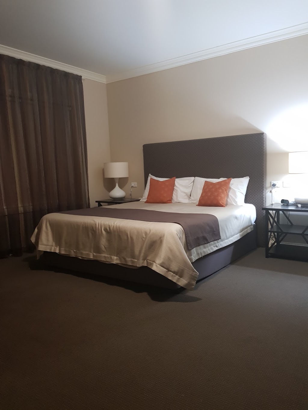 Sundowner Motel Hotel | Lincoln Hwy, Whyalla Norrie SA 5608, Australia | Phone: (08) 8645 7688