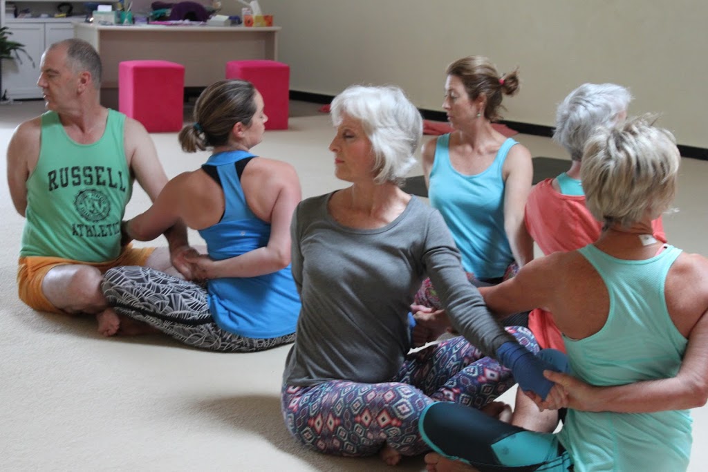 Symphisis Yoga and Healing | gym | 15/1140 Nepean Hwy, Mornington VIC 3931, Australia | 0419305762 OR +61 419 305 762