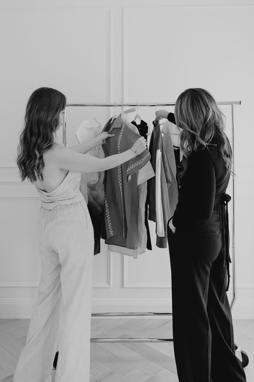 Wild West Sisters | 125 The Old Oaks Rd, Grasmere NSW 2570, Australia | Phone: 0438 609 904