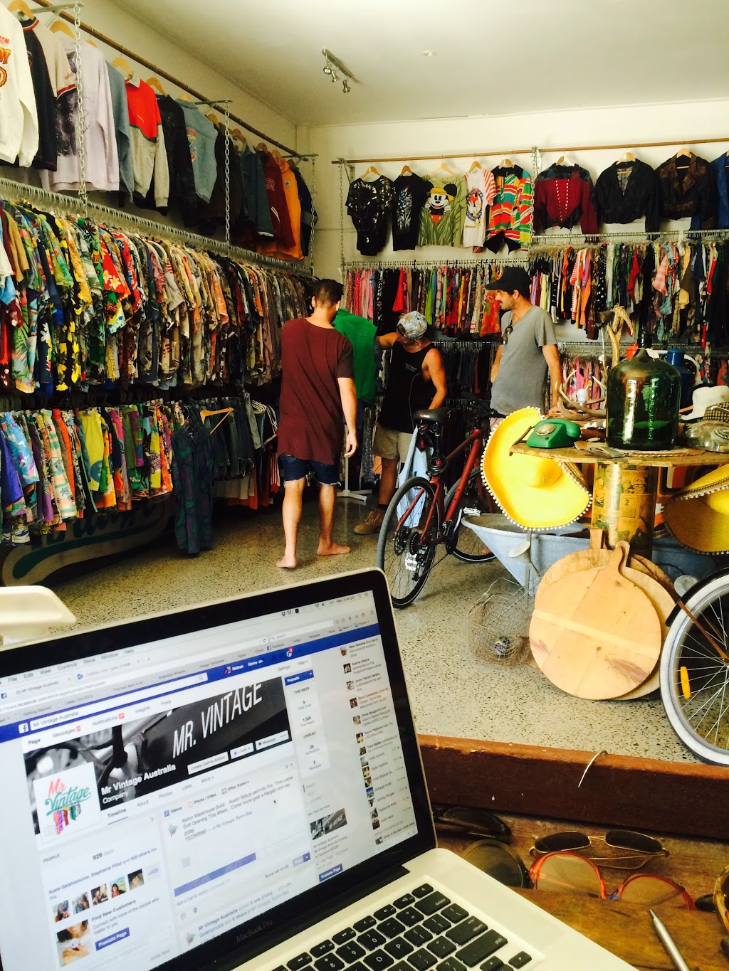 Mr Vintage | clothing store | 3/6 Centennial Cct, Byron Bay NSW 2481, Australia | 0266808640 OR +61 2 6680 8640