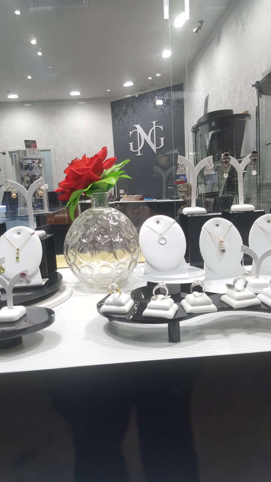 Gold N Glitter | jewelry store | Oakleigh Centre, 39 Hanover St, Oakleigh VIC 3166, Australia | 0395694097 OR +61 3 9569 4097
