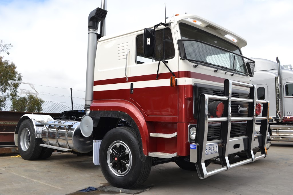 Polan Truck Refinishers | 17 Nicholas Dr, Dandenong South VIC 3175, Australia | Phone: (03) 9768 2366