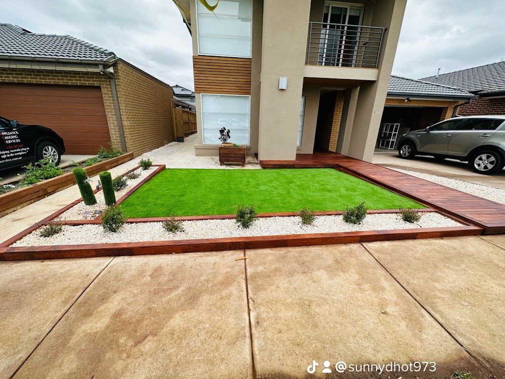 Aus fencing & landscaping | 13 Miniata Way, Wyndham Vale VIC 3024, Australia | Phone: 0410 932 283