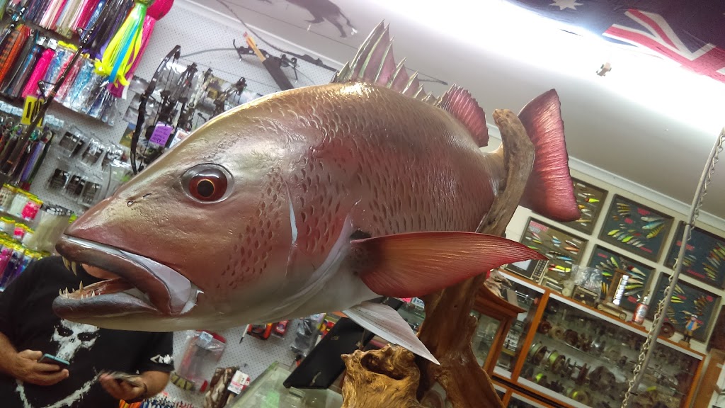 Bransfords Discount Tackle Shop | gas station | Captain Cook Hwy, Clifton Beach QLD 4879, Australia | 0740553918 OR +61 7 4055 3918
