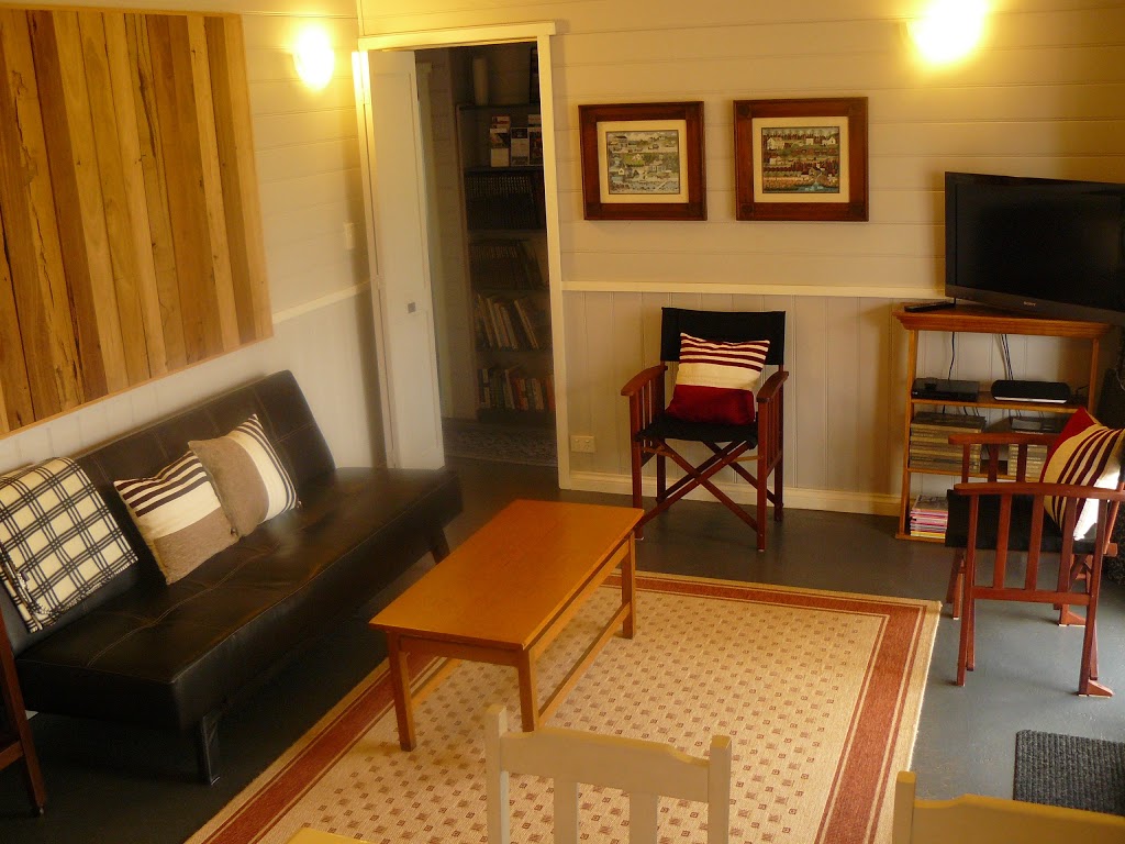 Crabapples Birregurra: Self-contained Accommodation | lodging | 12 Main St, Birregurra VIC 3242, Australia | 0352362368 OR +61 3 5236 2368
