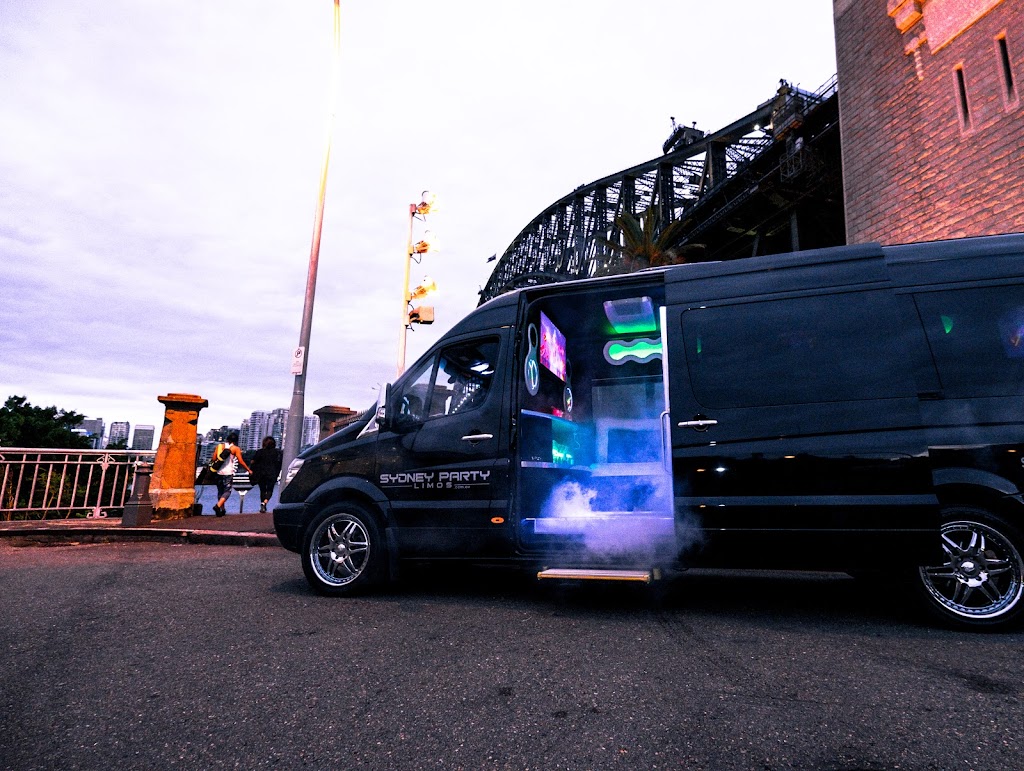 Sydney Party Limos | 10 Regent St, Putney NSW 2112, Australia | Phone: 0409 729 599