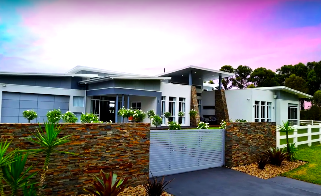Granny Flats X | 2 Ganton Way, Luddenham NSW 2745, Australia | Phone: 1300 950 764