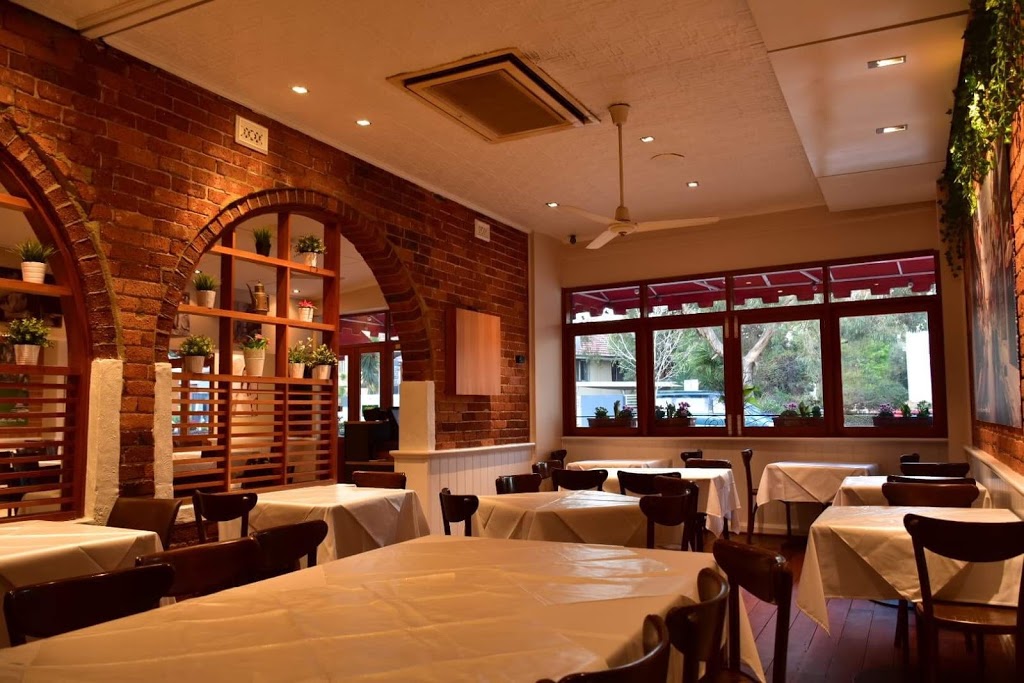 VINA H Cafe And Restaurant | cafe | 151 Broadway, Nedlands WA 6009, Australia | 0893864243 OR +61 8 9386 4243