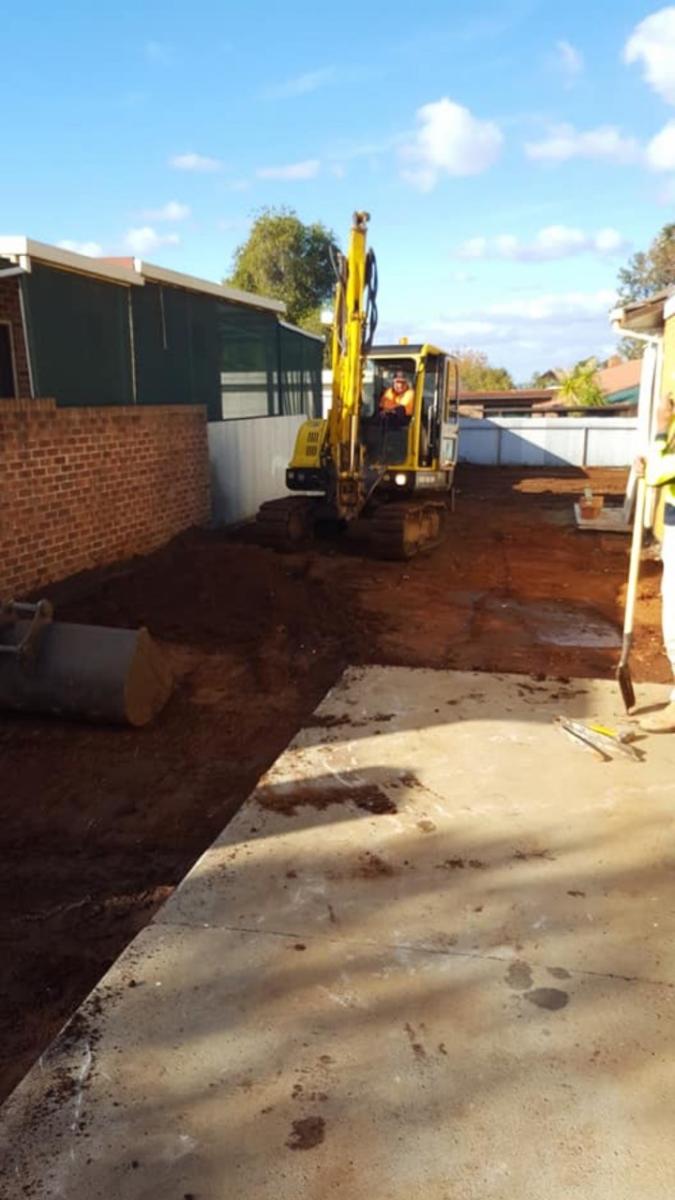 Dicks Diggers Griffith | general contractor | 9 Wyvern Cres, Griffith NSW 2680, Australia | 0457406346 OR +61 457 406 346