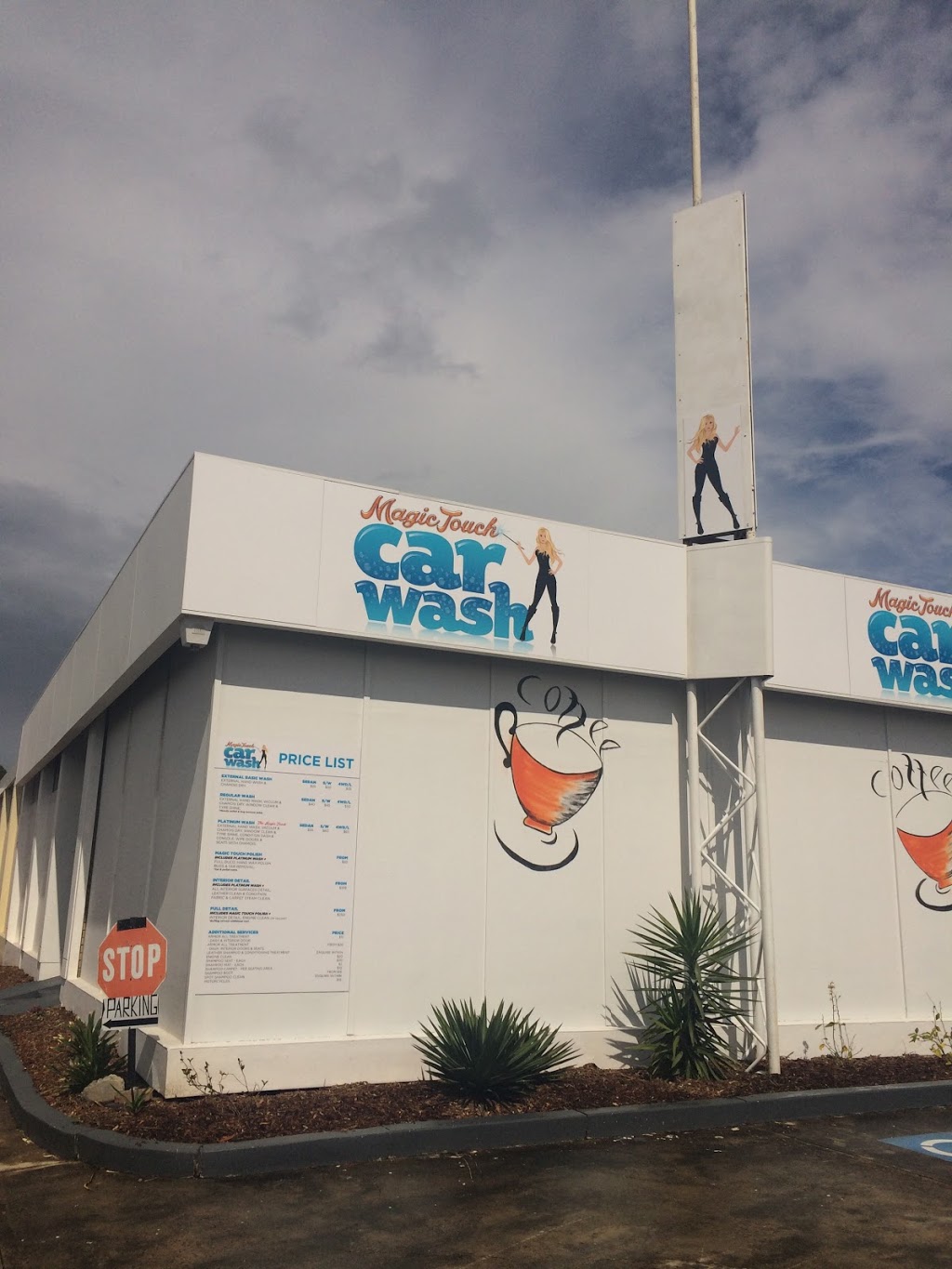 MAGIC TOUCH CAR WASH | 29 Shellharbour Rd, Warilla NSW 2528, Australia | Phone: 0420 679 276