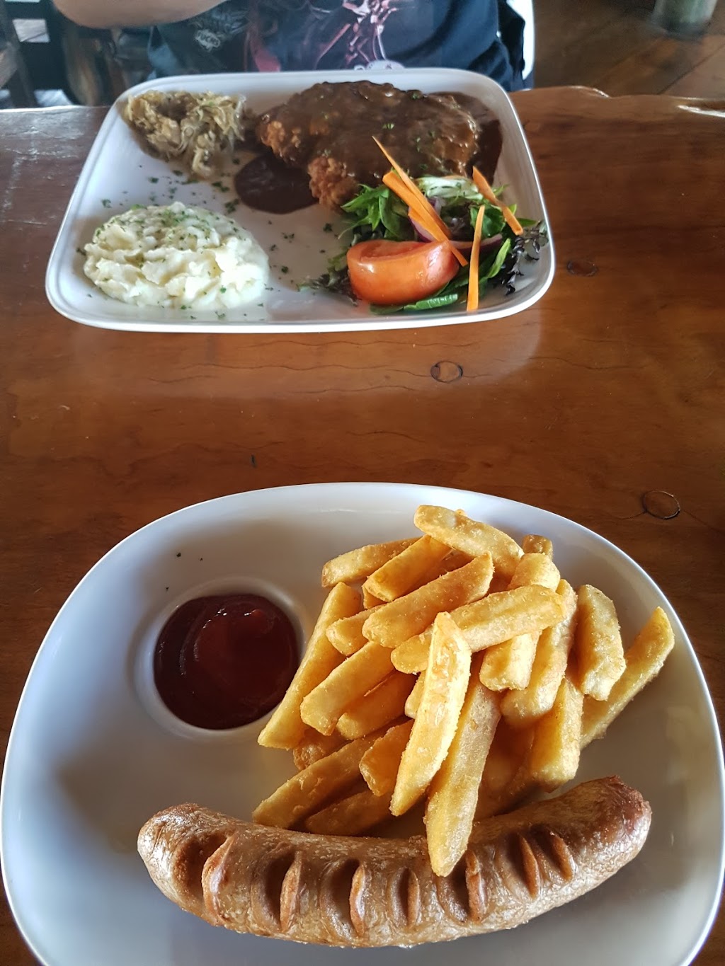 Bavarian Grill Haus 豬手 | restaurant | 160 Main Western Rd, Tamborine Mountain QLD 4272, Australia | 0755450989 OR +61 7 5545 0989