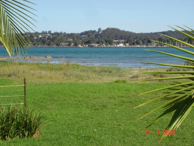 The Riverside Townhouse Batemans Bay | 1/85 Timbara Cres, Surfside NSW 2536, Australia | Phone: (02) 4472 4086