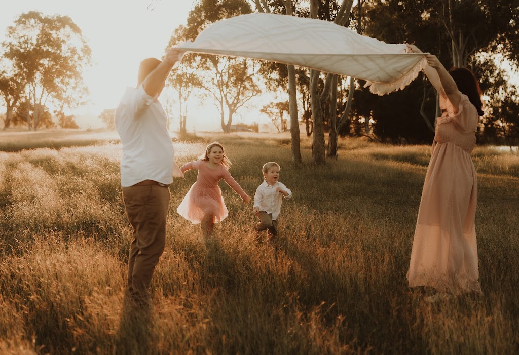 Maple and Eve Photography | 88 Bunya Rd, Rockyview QLD 4701, Australia | Phone: 0458 162 644