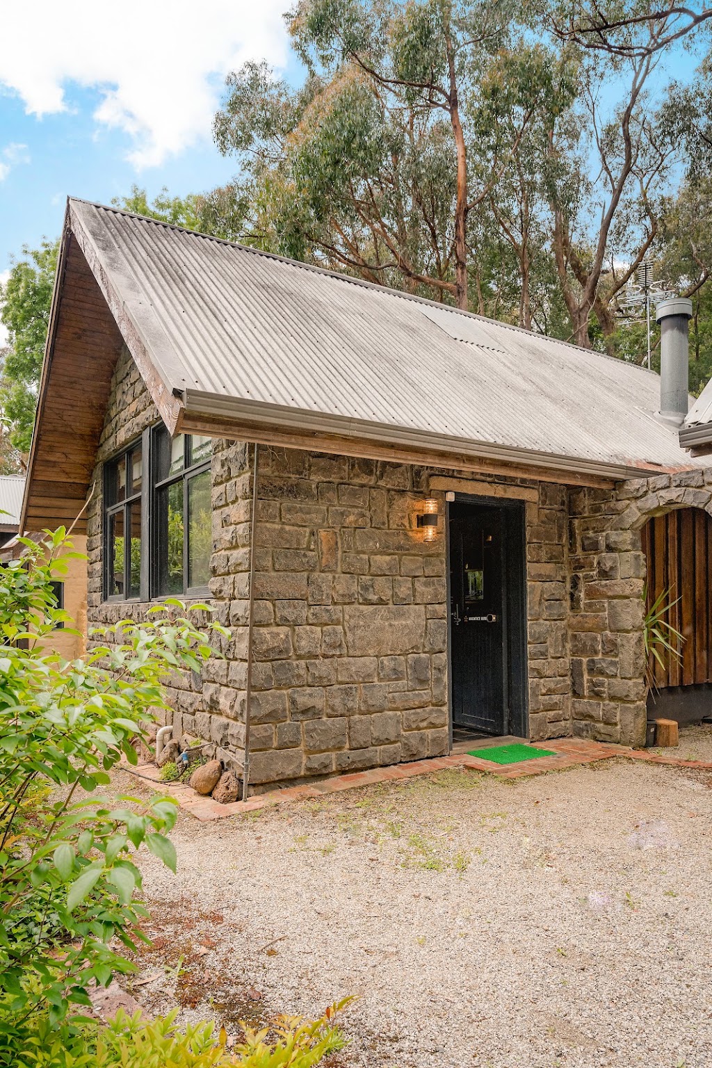 Sun-Kissed Forest Garden | 10 Stewart Rd, Emerald VIC 3782, Australia | Phone: 0450 424 796