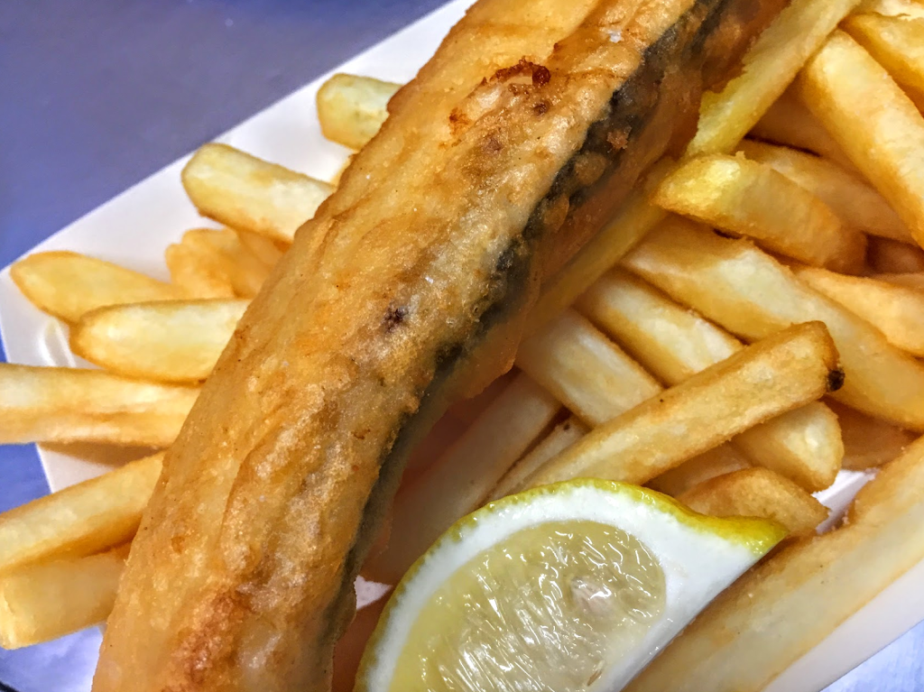 Mikes Seafood | meal takeaway | 4/13 Hay St, Port Macquarie NSW 2444, Australia | 0265837721 OR +61 2 6583 7721