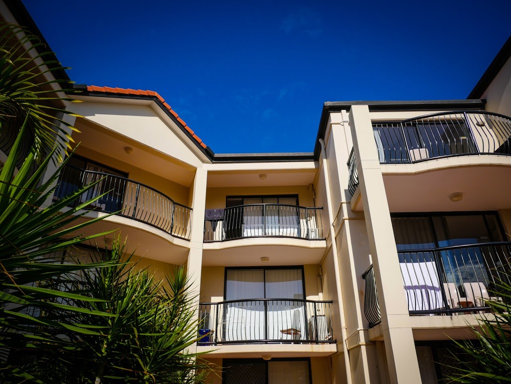 Chevron Palms Holiday Apartments | 48-54 Stanhill Dr, Surfers Paradise QLD 4217, Australia | Phone: (07) 5538 7933