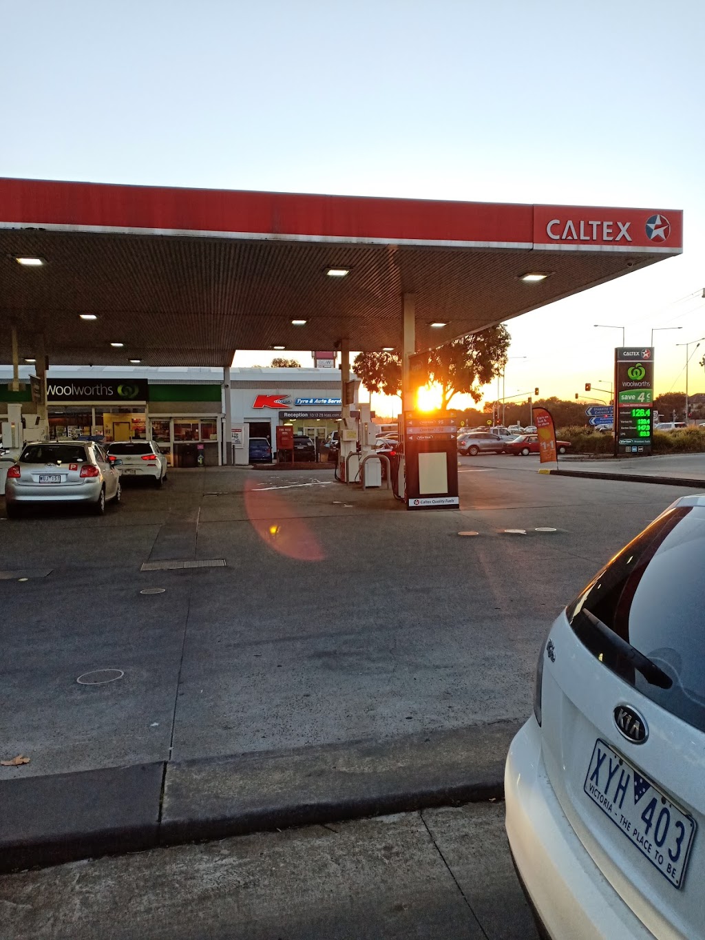 Caltex Woolworths | gas station | 399 Melton Hwy, Taylors Lakes VIC 3038, Australia | 1300655055 OR +61 1300 655 055