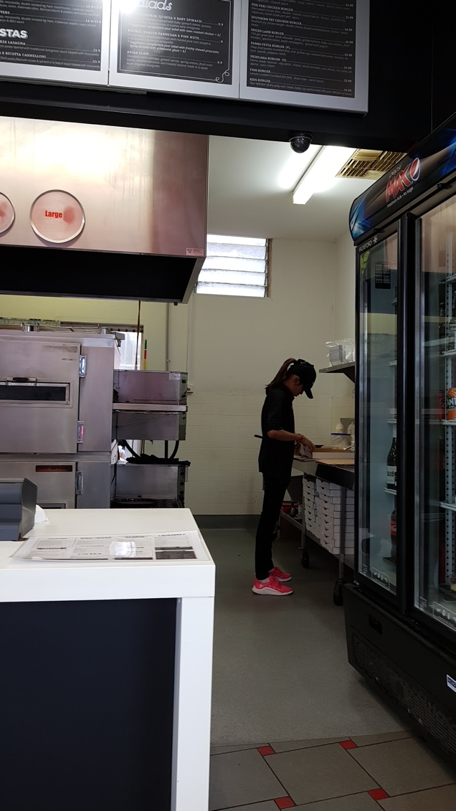 Surrey Hills Handcrafted Pizza & Burger | 927 Riversdale Rd, Surrey Hills VIC 3127, Australia | Phone: (03) 9836 5757