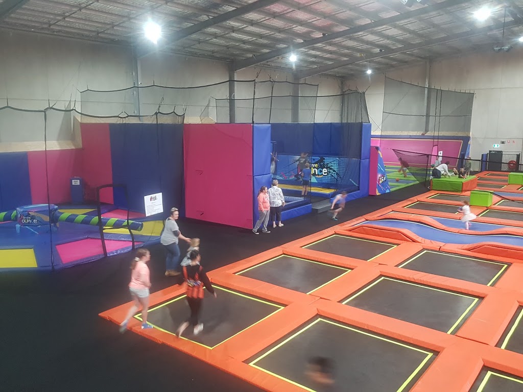 Xtreme Bounce | amusement park | 48-50 Heinz Rd, Delacombe VIC 3356, Australia | 0468764394 OR +61 468 764 394