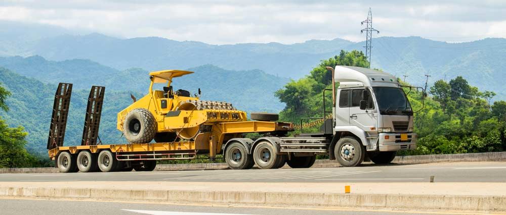 Col Adamson Transport Services | 11 Refalo Dr, Farleigh QLD 4741, Australia | Phone: 0427 598 360