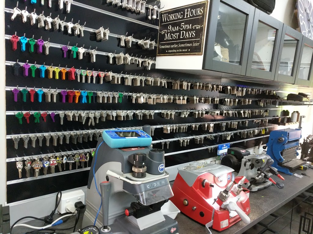 Cobbler & Keys - Tahmoor | locksmith | Shop 2/152-158 Remembrance Dr, Tahmoor NSW 2573, Australia | 0413743128 OR +61 413 743 128