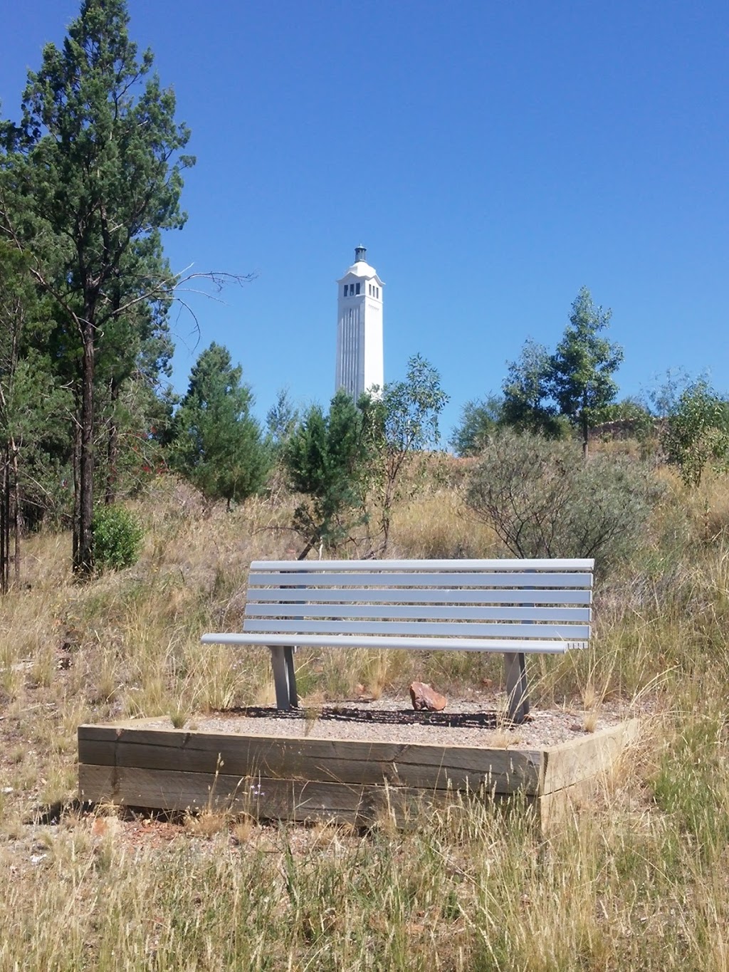 Memorial Hill Lookout | park | Parkes NSW 2870, Australia | 0268612333 OR +61 2 6861 2333