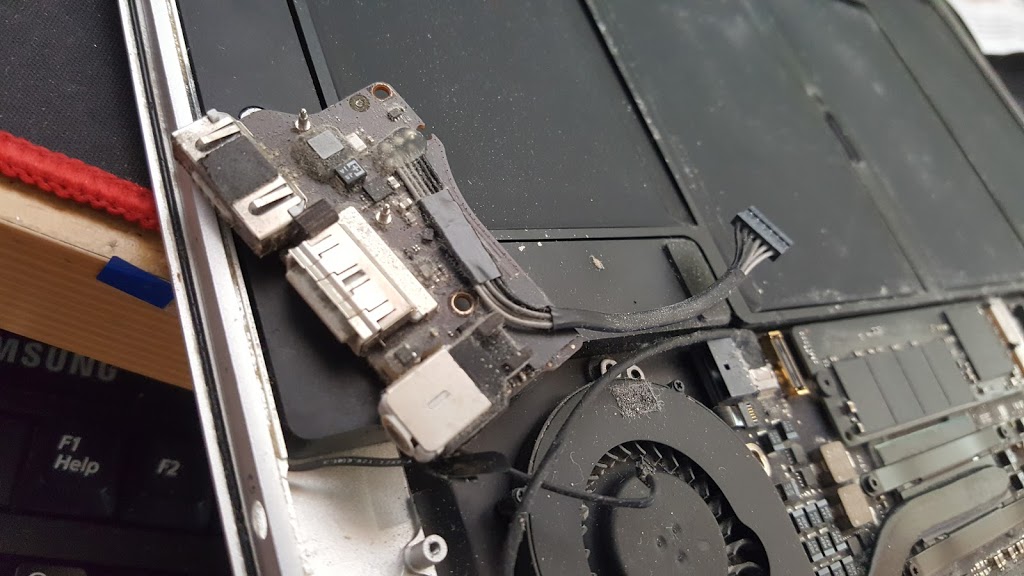 Juns Repairs Phone n Laptop in Adelaide | store | 222 Tapleys Hill Rd, Seaton SA 5023, Australia