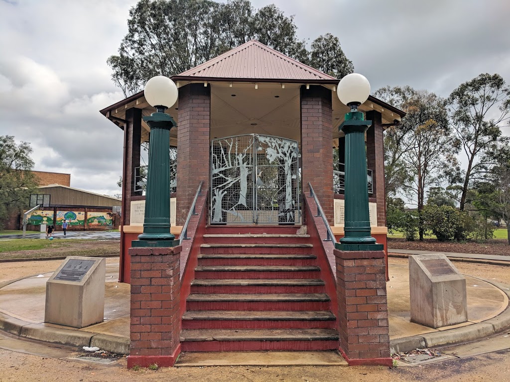 Cabra-Vale Memorial Park | park | 151 Railway Pde, Cabramatta NSW 2166, Australia | 0297250222 OR +61 2 9725 0222
