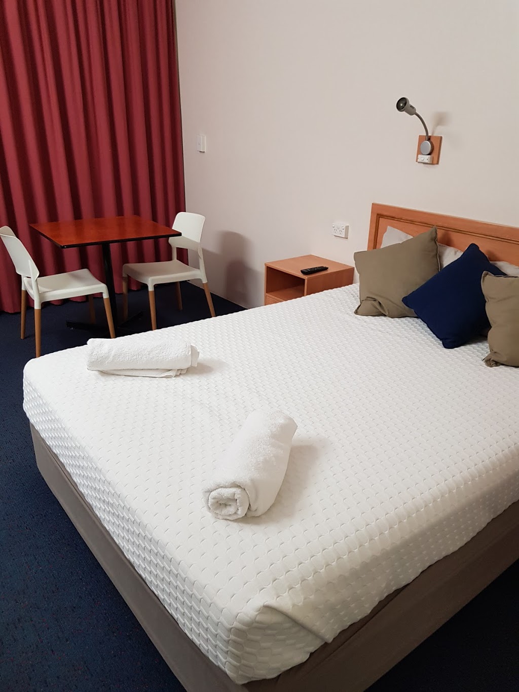 Banana Hotel Motel | lodging | 16 Bowen St, Banana QLD 4218, Australia | 0749957232 OR +61 7 4995 7232