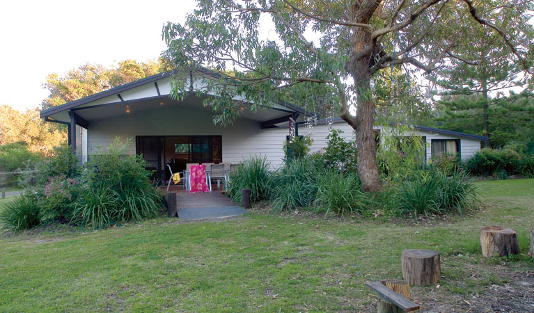 Plomer Beach House | lodging | 1410 Point Plomer Rd, Limeburners Creek NSW 2444, Australia | 1300072757 OR +61 1300 072 757
