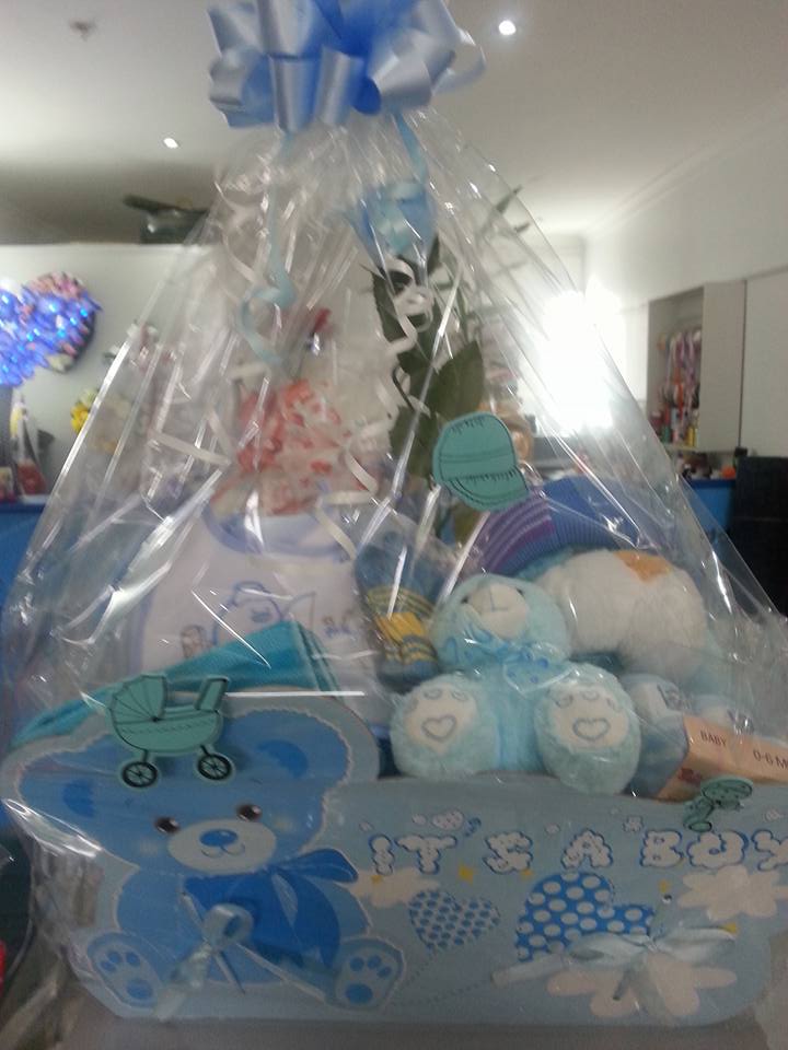 VIOLETS ARE BLUE Florist and Gifts | 2/534-536 The Horsley Dr, Smithfield NSW 2164, Australia | Phone: (02) 9724 2233