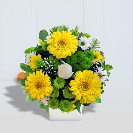 Sabrinas Flowers | florist | Wyoming Shopping Village, 495 Pacific Hwy, Wyoming NSW 2250, Australia | 0243291726 OR +61 2 4329 1726