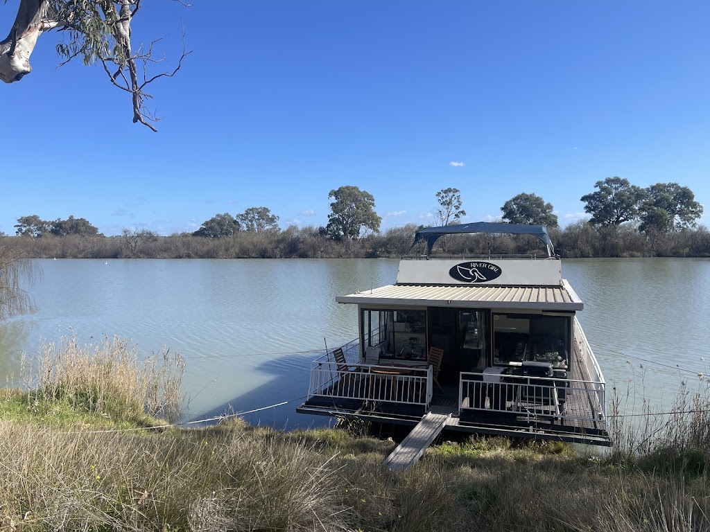 RiverGirl Houseboat Murray River, Murray Bridge SA | White Sands SA 5253, Australia | Phone: 0410 668 676