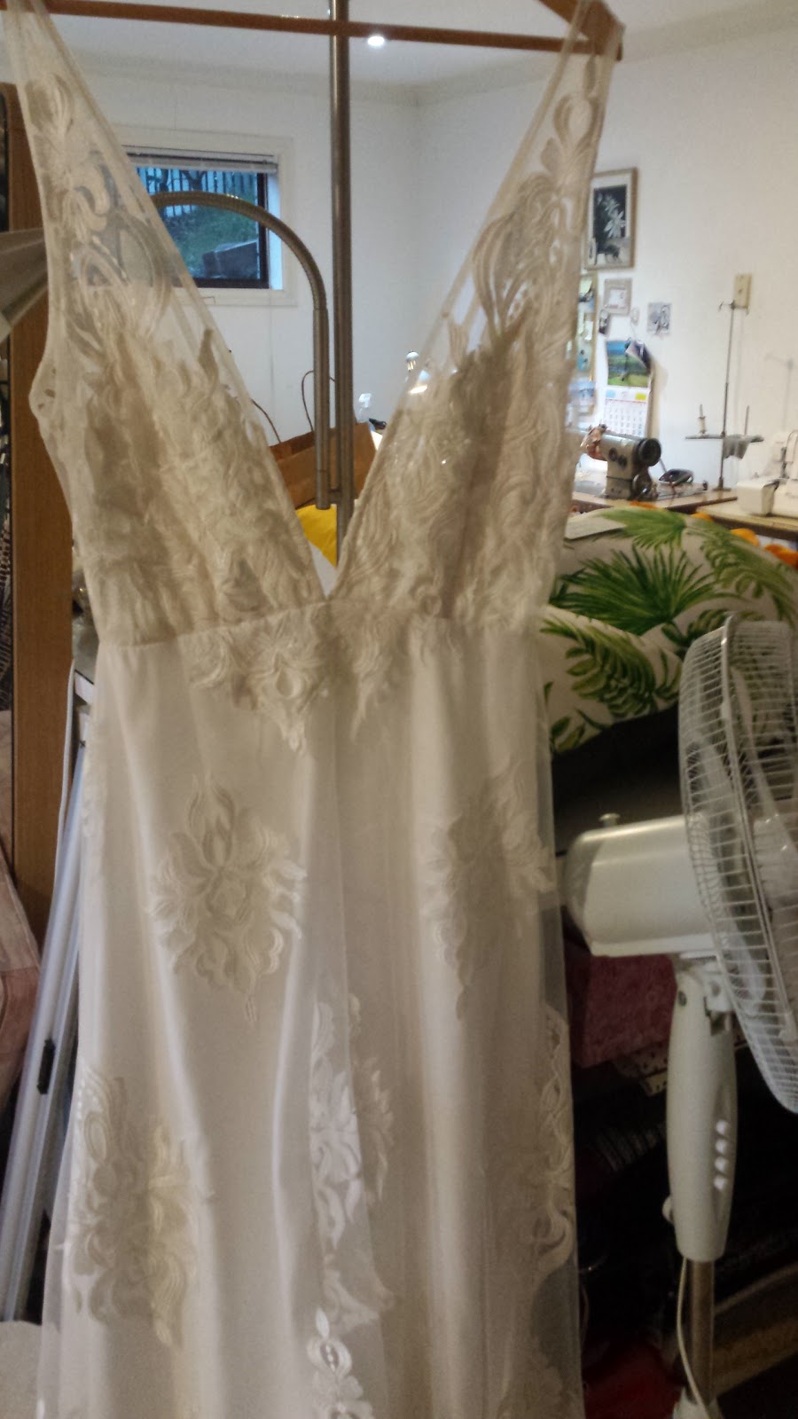 Alterations seamstress dressmaker | furniture store | 77 Therry St, Avalon Beach NSW 2107, Australia | 0422466880 OR +61 422 466 880