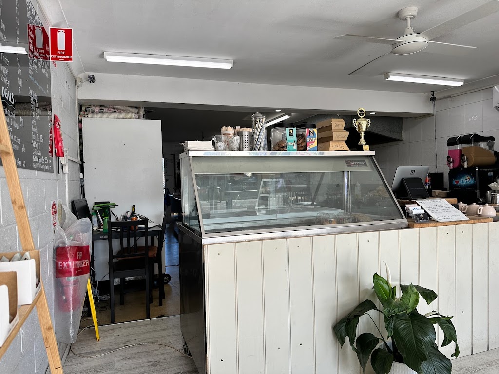 Coastal and Co. Takeaway | 74 Vales Rd, Mannering Park NSW 2259, Australia | Phone: (02) 4359 1419