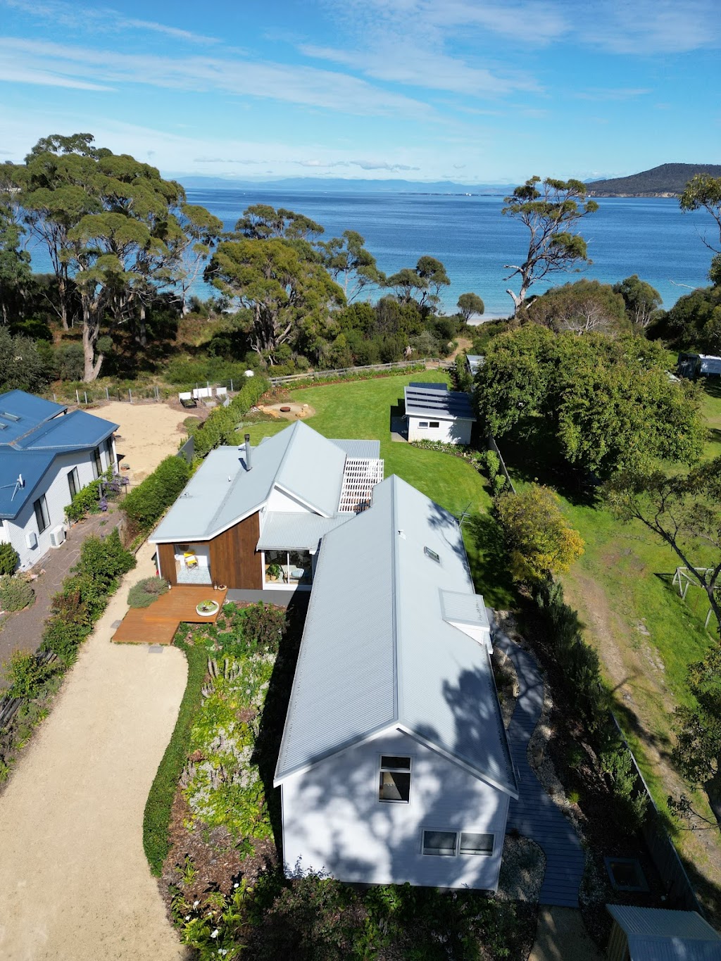 The Pearl Tasmania | 216 White Beach Rd, White Beach TAS 7184, Australia | Phone: 0408 308 339