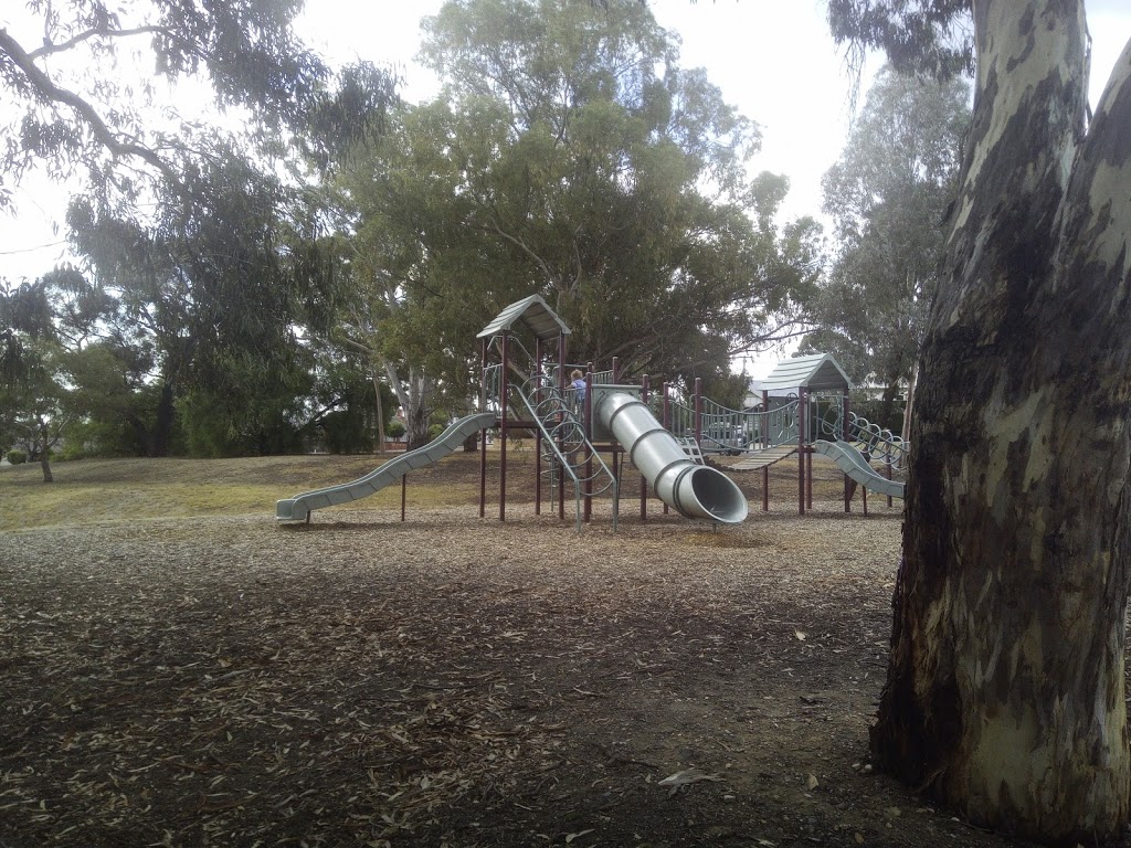 Ken Wust Oval | park | 51 Hamlet St, Quarry Hill VIC 3550, Australia