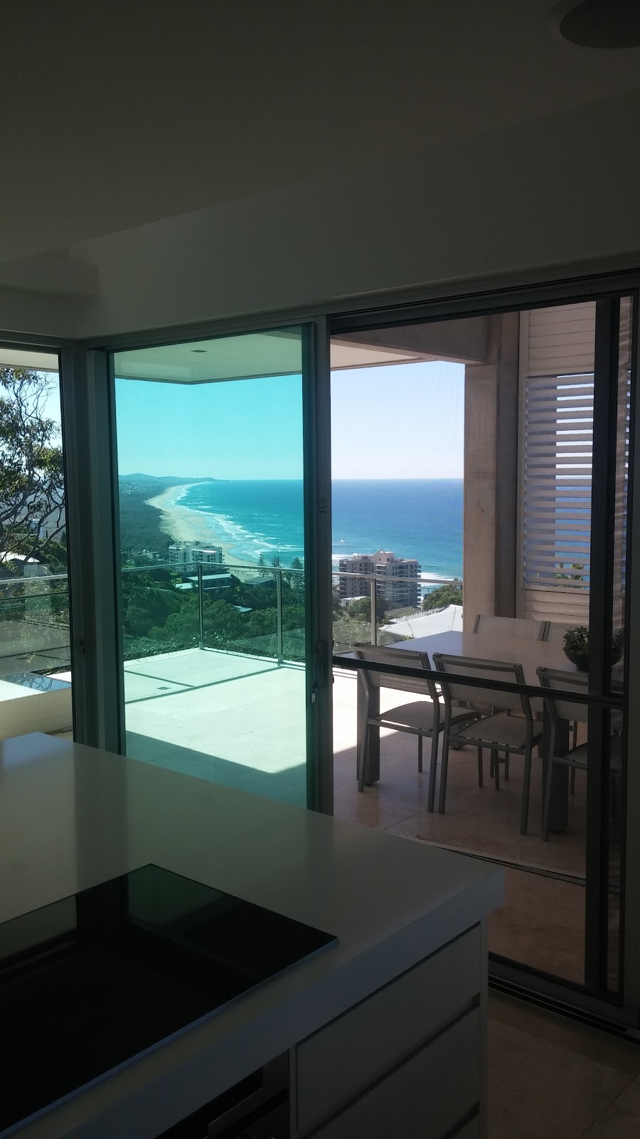 Day & Night Glass | Coolum Beach QLD 4573, Australia | Phone: 0423 348 923