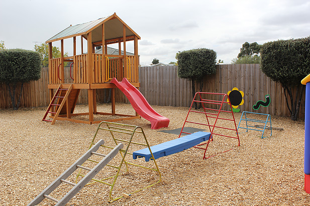 Highton Child Care & Development Centre PTY LTD | 6-10 Reynolds Rd, Belmont VIC 3216, Australia | Phone: (03) 5244 0041