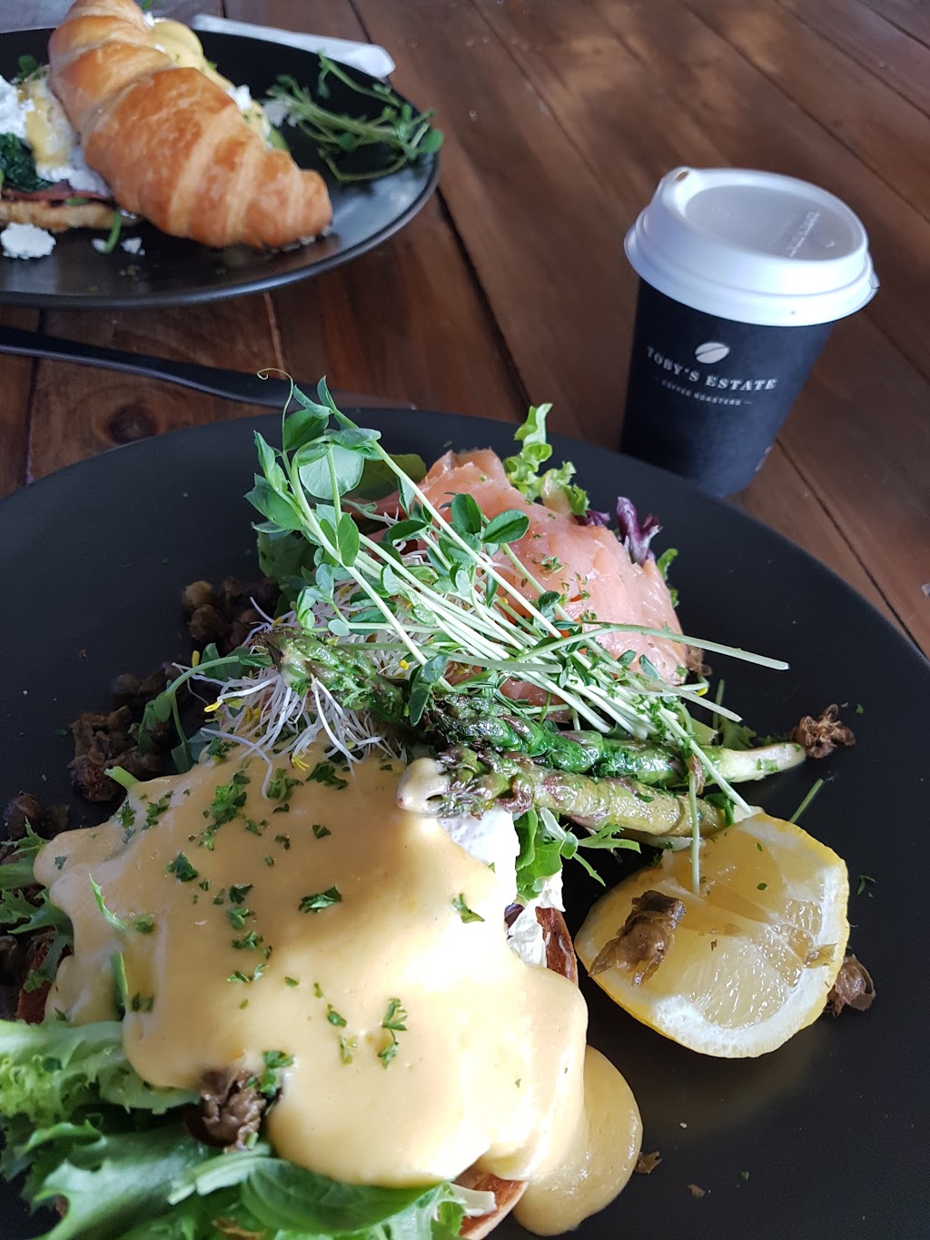 Creekside Cafe | 793 Oakey Flat Rd, Morayfield QLD 4506, Australia | Phone: (07) 5431 1200