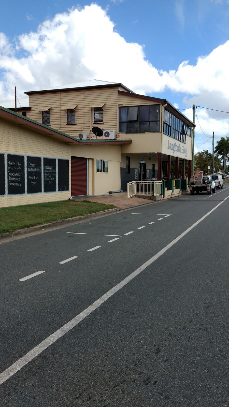 The Old Railway Hotel | lodging | 40 Tennyson St, Mackay QLD 4740, Australia | 0749531864 OR +61 7 4953 1864