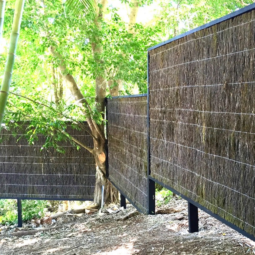 Byron Bay Brushwood Fencing | 2 Ironbark Ave, Byron Bay NSW 2481, Australia | Phone: 0419 692 155