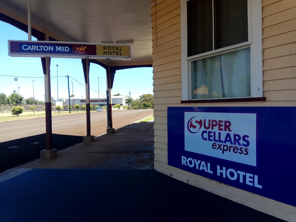 Royal Hotel Mundubbera | 4 Lyons St, Mundubbera QLD 4626, Australia | Phone: (07) 4165 4204