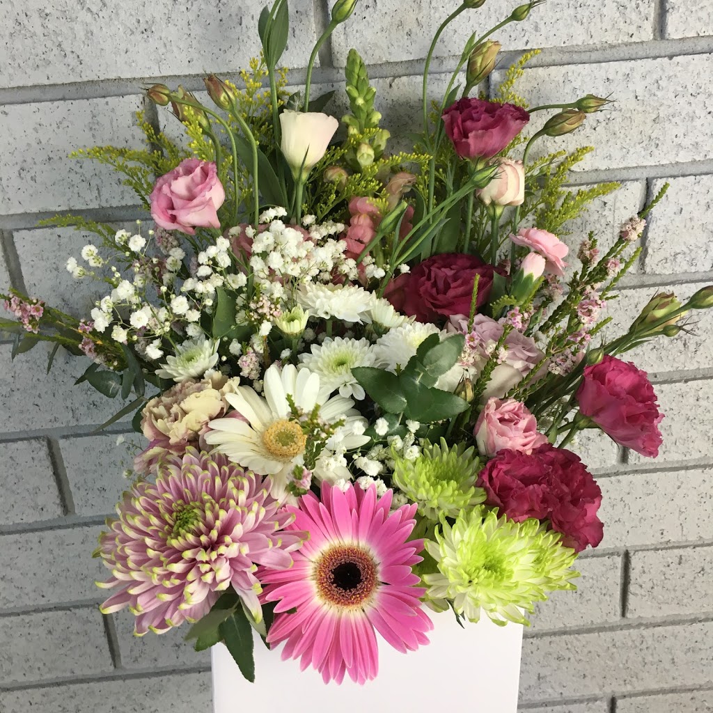 Frankly Flowers | 176 Winterfold Rd, Kardinya WA 6163, Australia | Phone: 0481 067 229