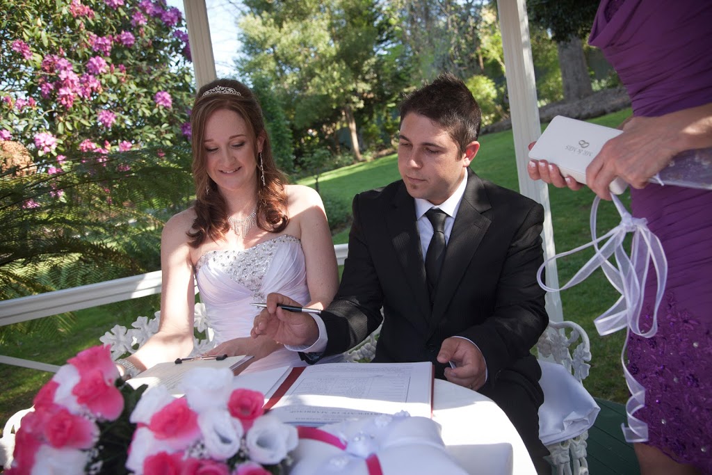 Marriage Celebrant Hervey Bay | 15 Oceanview St, Point Vernon QLD 4655, Australia | Phone: 0408 703 327