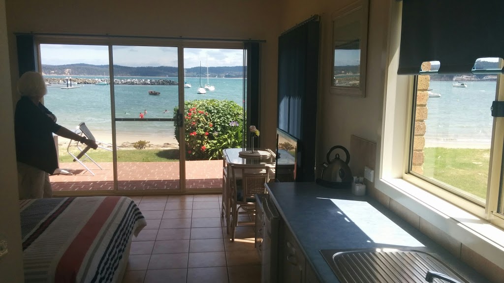 Quarantine Bay Beach Cottages | 31 Quarantine Bay Rd, Eden NSW 2551, Australia | Phone: 0419 543 760